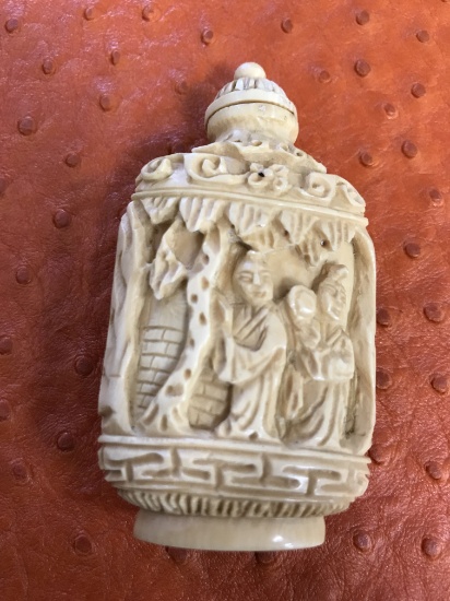 Antique Chinese timeless beautifully designed small ivory bone carved sniff bottle