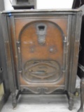 Majestic Antique wooden radio, Gringsby Grunow Company.