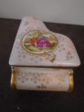 Porcelain piano shaped container with lid