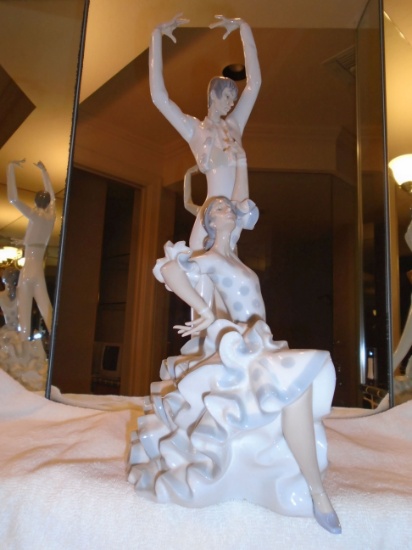 Lladro High Porcelain Retired Figurine "Flamenco Dancers".