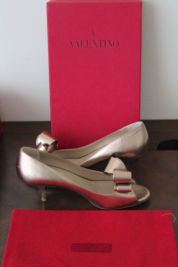 VALENTINO  SHOES  SIZE 40/10B