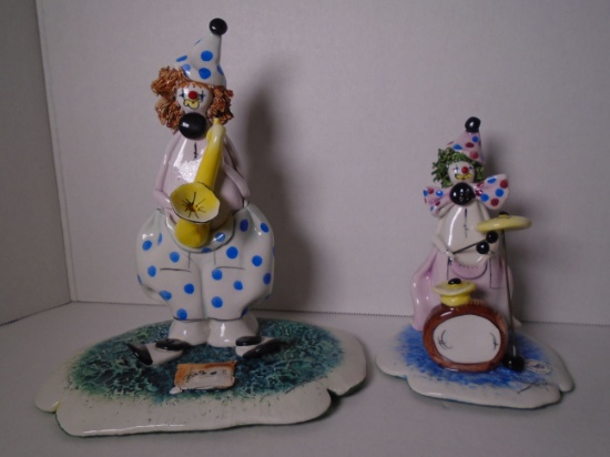 Pair of Zam Piva porcelain figurines. Clowns playing instruments.