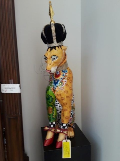 Queen Leopard Statue