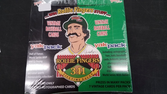 ROLLIE FINGERS WAX BOX VINTAGE CARDS SEALED