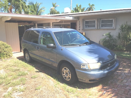 2000 Nissan SUV