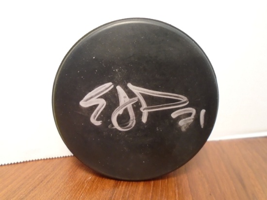 Evgeni Malkin of Pittsburgh Penguins signed Hockey Puck.
