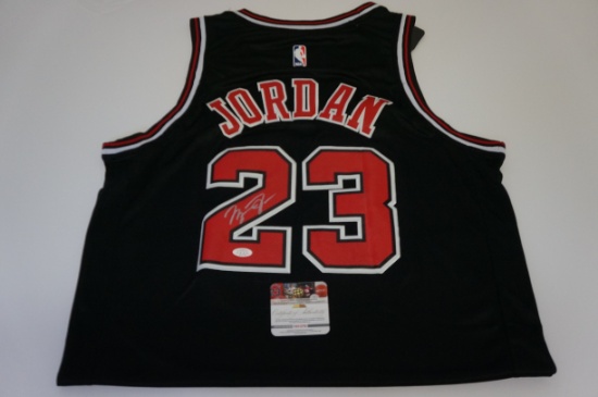 Michael Jordan - NBA Hall of Fame - Signed Chicago Bulls Jersey.