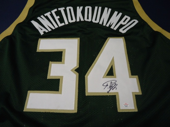 Giannis Antetokounmpo Milwaukee Bucks Signed green basketball jersey Certified COA 580