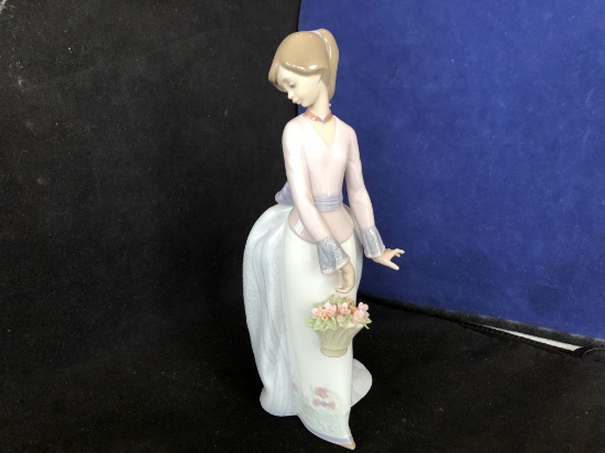 Lladro Figurine