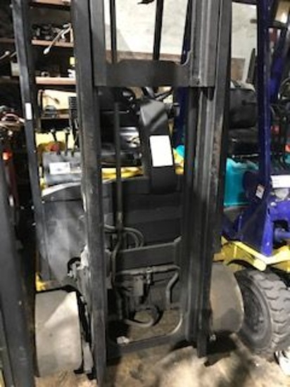 2004 Yale Electric  Forklift model ERP040