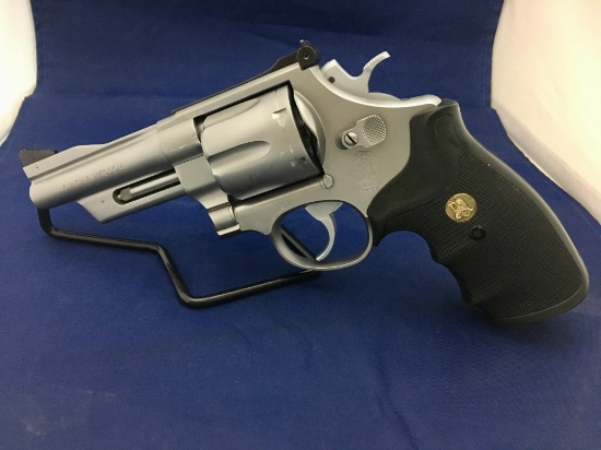 S & W  - 629-2 ,Caliber: .44 cal