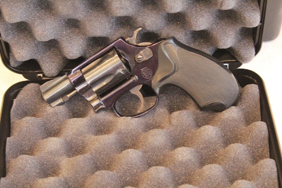 SMITH & WESSON  AIRWEIGHT  38  SPECIAL