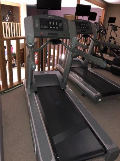 Life Fitness 95 Ti Commercial Treadmill