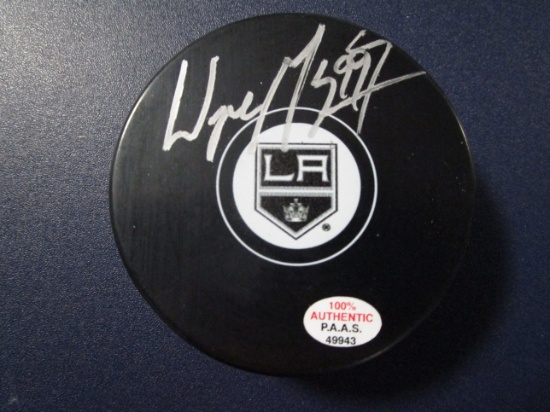 Wayne Gretzky of the LA Kings signed autographed hockey puck PAAS COA 943