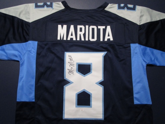 Marcus Mariota of the Tennessee Titans signed autographed football jersey PAAS COA 657