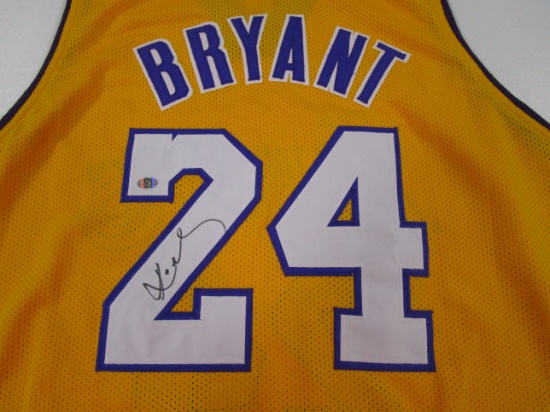 Kobe Bryant of the Los Angeles Lakers signed autographed basketball jersey CA COA 467