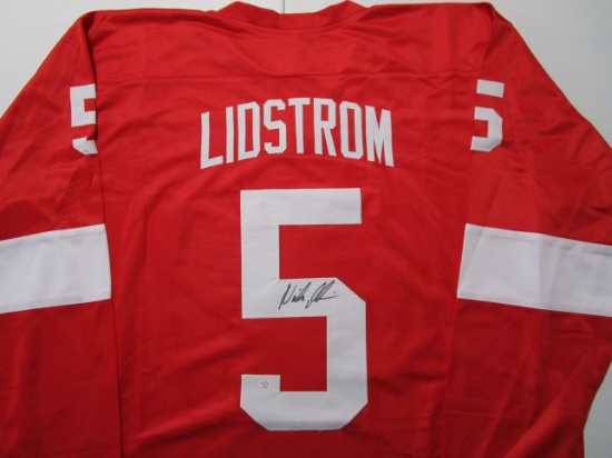 Nicklaus Lidstrom of the Detroit Redwings signed autographed hockey jersey PAAS COA 220