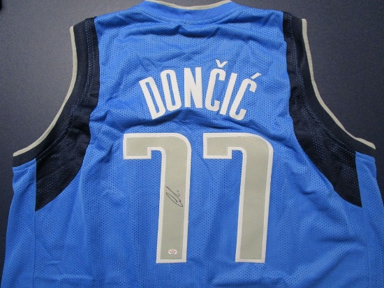 Luka Doncic of the Dallas Mavericks signed autographed basketball jersey PAAS COA 513