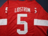 Nicklas Lindstrom of the Detroit Red Wings signed autographed hockey jersey PAAS COA 221