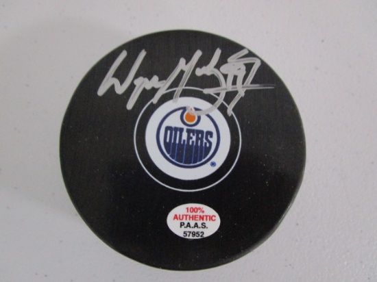 Wayne Gretzky of the Edmonton Oilers signed autographed hockey puck PAAS COA 952