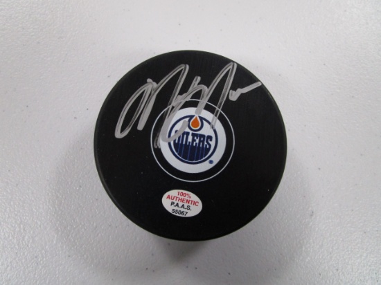 Mark Messier of the Edmonton Oilers signed autographed hockey puck PAAS COA 067