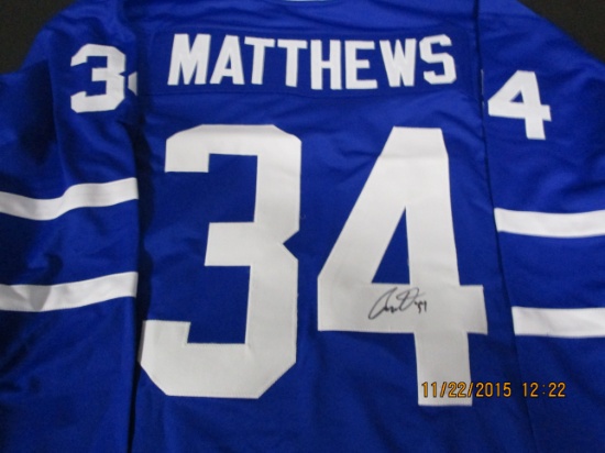 Auston Matthews of the Toronto Maple Leafs signed autographed hockey jersey PAAS COA 238