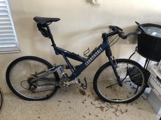 Cannondale super v 500 full suspension mountain Bike