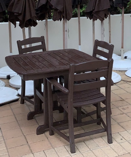 (4) Ladder Back Outdoor Sidse Chairs