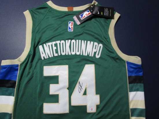 Giannis Antetokounmpo of the Milwaukee Bucks signed autographed basketball jersey PAAS COA 475