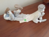 Lladro - Clown laying down playing with ball - Daisa