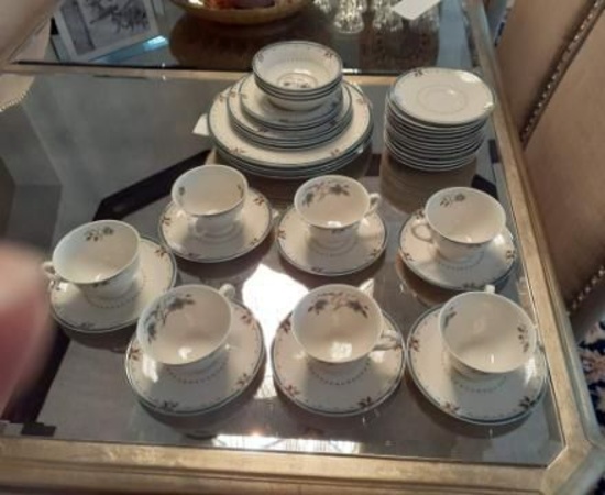 Royal Doulton China Set - 46 Pieces - Old Colony