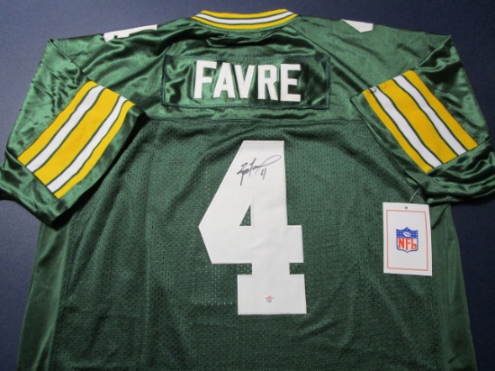Brett Favre of the Green Bay Packers signed autographed football jersey PAAS COA 034
