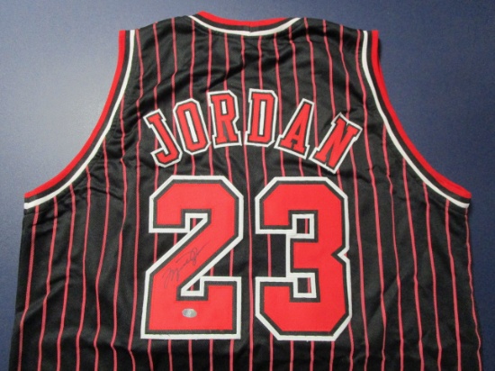 Michael Jordan of the Chicago Bulls signed autographed basketball jersey ATL COA 722