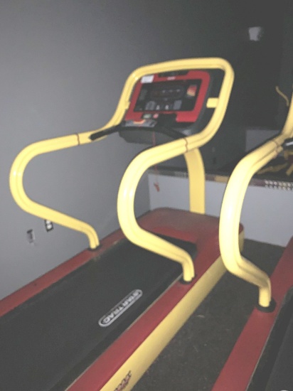 StarTrac E-TRx Treadmill