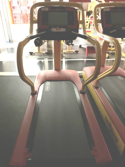 StarTrac E-TRx Treadmill