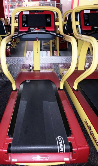 StarTrac E-TRx Treadmill