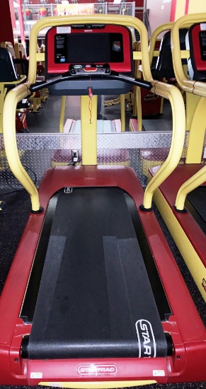 StarTrac E-TRx Treadmill