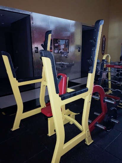 Star Trac Shoulder Press