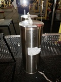 S/S Wipes Dispencer w/trash receptcale