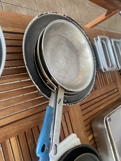 Lot of (4) various sized Frying Pans