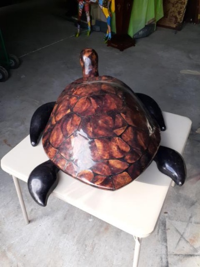 Large DÃ©cor Turtle in Resin - 39 inches Long