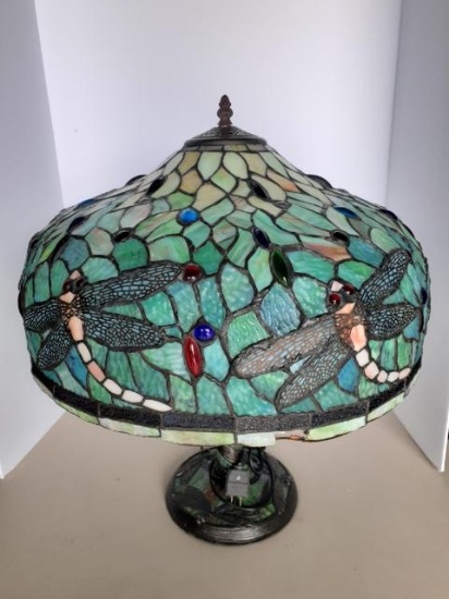 Tiffany Styled Stained Glass Dragonfly Table Lamp and Based- Shade has Small issue