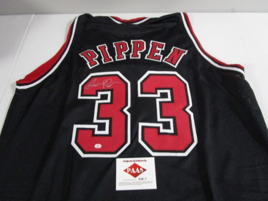 Scottie Pippen of the Chicago Bulls signed autographed basketball jersey PAAS COA 817