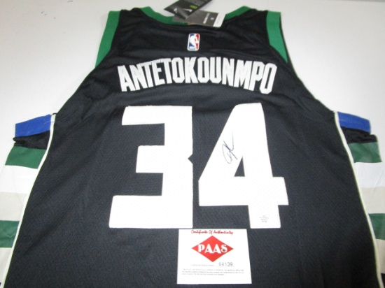 Giannis Antetokounmpo of the Milwaukee Brewers signed autographed basketball jersey PAAS COA 139