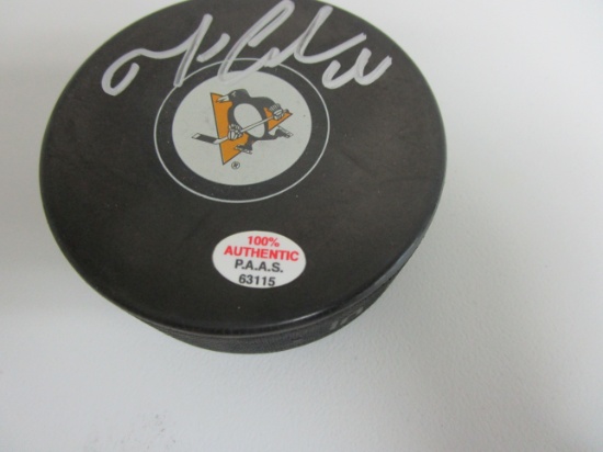 Mario Lemieux of the Pittsburgh Steelers signed autographed logo hockey puck PAAS COA 115