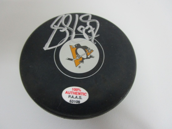 Sidney Crosby of the Pittsburgh Penguins signed autographed logo hockey puck PAAS COA 109