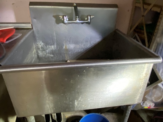 32" x 24" One Compartment Pot/Prep Sink with Single Drain Board