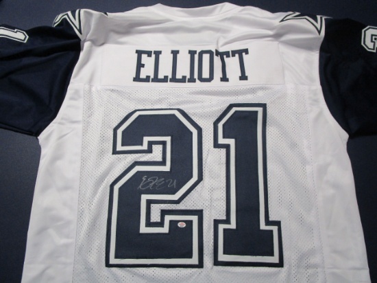 Ezekiel Elliott of the Dallas Cowboys signed autographed football jersey PAAS COA 731