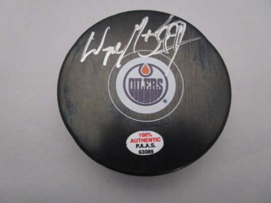Wayne Gretzky of the Edmonton Oilers signed autographed logo hockey puck PAAS COA 089