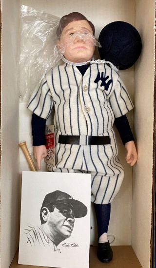 Babe Ruth elfanbees Great Moments in Sports Doll.